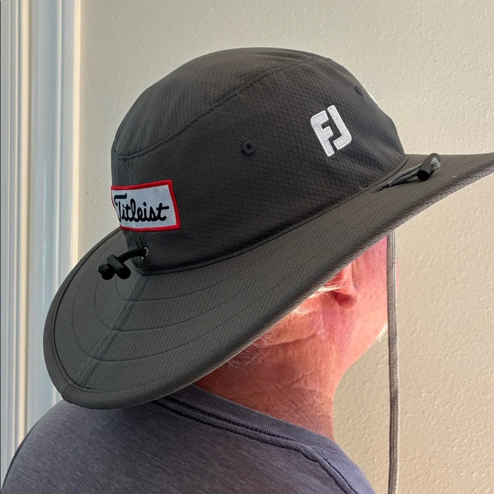 Titleist FJ Aussie golf hat, adjustable head and chin straps. - Picture 2 of 9